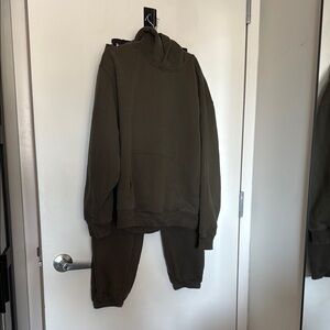 Aritzia Olive Green Crewneck Pullover Sweat set